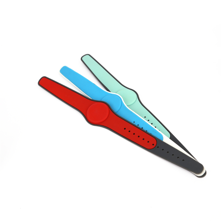 定制硅胶腕带  2色镌刻橡胶表带